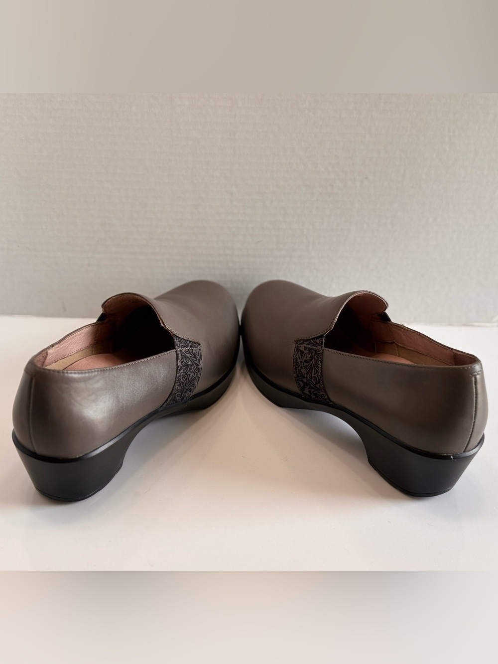 Dansko Jessica Women's Gray Leather Slip On Clogs Comfort Shoes Size 39/ US 8.5 - Picture 15 of 16